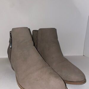 Simply Vera Vera Wang Beige Ankle Boots